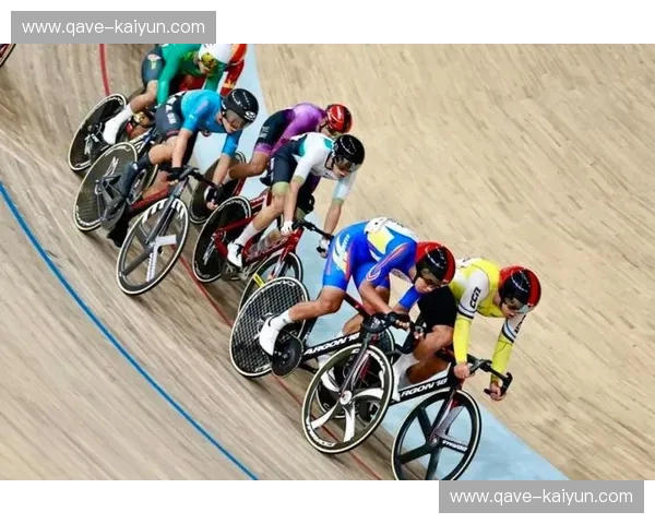 风驰电掣：今年自行车赛事新闻背后的激情与故事