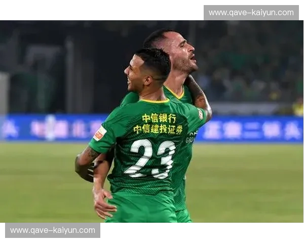 橙绿争锋的无声前哨:鲁能vs国安赛前海报里的“国家德比”灵魂 橙绿争锋的无声前哨:鲁能vs国安赛前海报里的“国家德比”灵魂