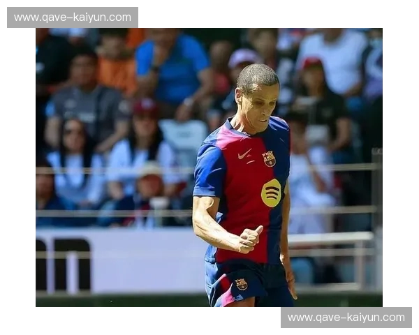 战栗的诺坎普!巴萨4-0狂胜皇马,梅西帽子戏法,历史时刻再添浓墨重彩! 战栗的诺坎普!巴萨4-0狂胜皇马,梅西帽子戏法,历史时刻再添浓墨重彩!